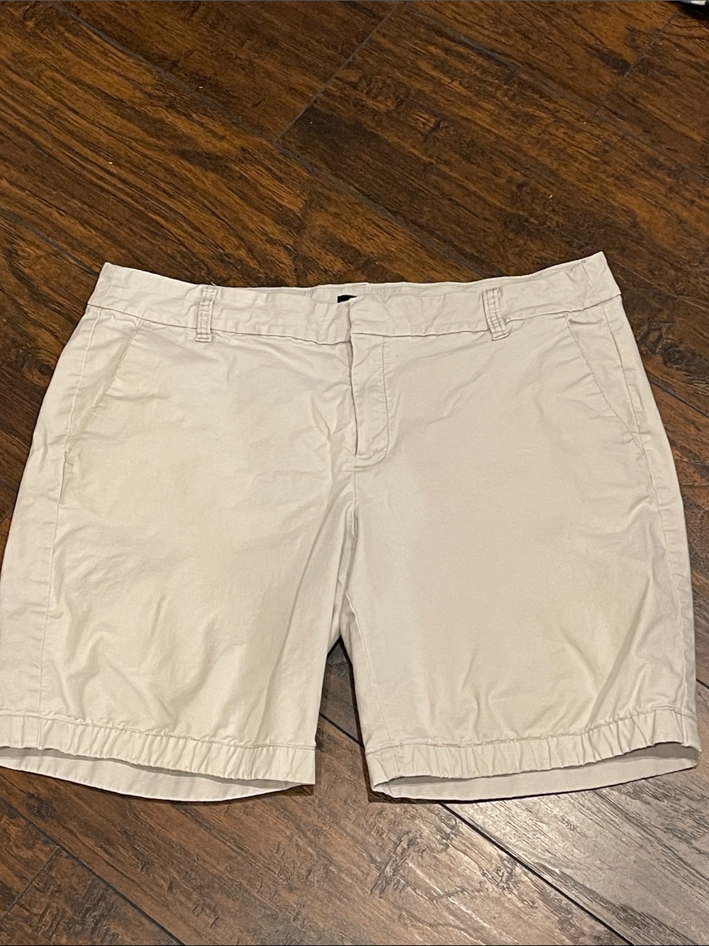 Women's Classic J Crew Cream Chino Shorts